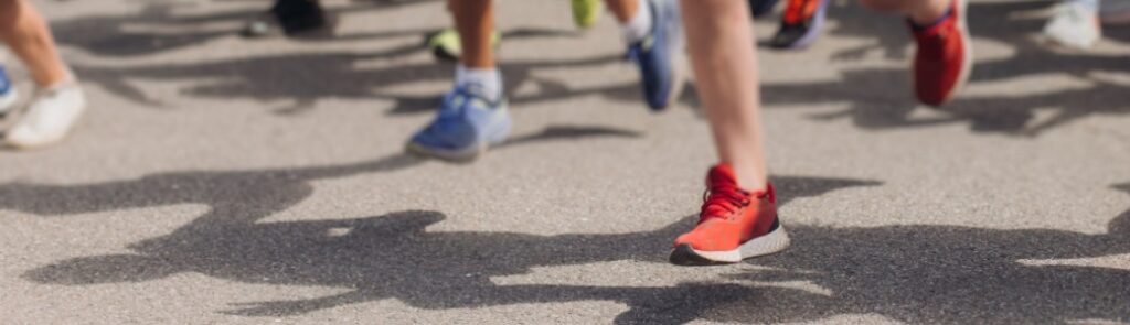 A crowd of marathon runners.